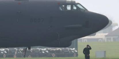 ABD’ye ait B-52 bombardıman uçakları İngiltere’deki RAF Fairford Üssü’ne konuşlandı