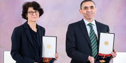 BioNTech’te bir devrin sonu: Şahin ve Türeci şirketten ayrılıyor