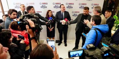 Manisa Büyükşehir Başkanı Dutlulu, meclis üyeleri ve basın mensuplarıyla iftarda buluştu