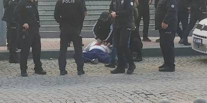 Kocaeli'de adliye önünde dehşet: Duruşma sonrası bıçaklayarak öldürdü