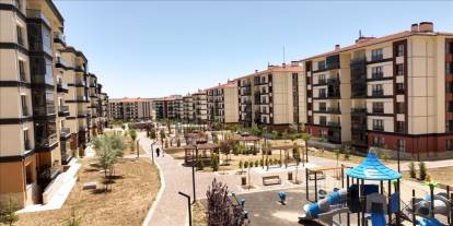 TOKİ İstanbul kura çekimi 2026: 100 bin konut için tarih netleşti! 1+1 ve 2+1 dairelerin ödeme planı açıklandı