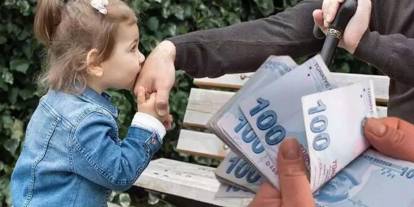 El öpüp harçlık verme tarih mi oluyor? 'Dedem IBAN at diyor'