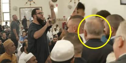 Avustralya Başbakanı'na camide protesto: Bayram namazında tepkiyle karşılandı