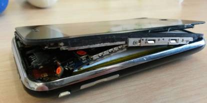 Cebinizdeki tehlike: Bu işaretler batarya yangınını önceden haber veriyor