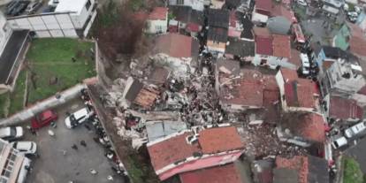 Fatih'te çöken 2 binadan acı haber: Cansız bedenine ulaşıldı! İBB'den 'doğalgaz' açıklaması