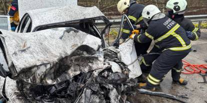 Isparta-Antalya kara yolunda feci kaza: 2 ölü, 4 yaralı!