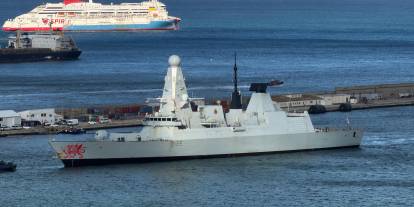 İngiliz savaş gemisi HMS Dragon bölgeye ulaştı