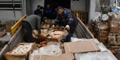 50 ton bozuk tavuk skandalı: Depoya baskın yapıldı! Yakalanmasalar kamyon kamyon taşınan tavuğu vatandaşa yedireceklerdi