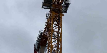 Parasını alamayan işçiler intihara kalkıştı