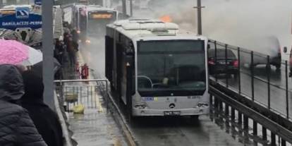 İstanbul'da metrobüs yangını