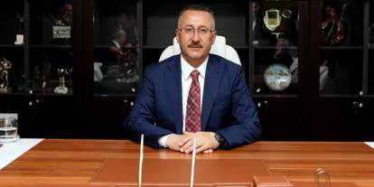 AK Partili Adapazarı Belediye Başkanı Mutlu Işıksu istifa etti