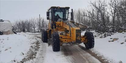 Antalya’da kar yağışı etkili oldu: Korkuteli’nde yollar kapandı