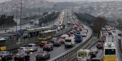 İBB’den İstanbul için uyarı: “Zorunlu olmadıkça trafiğe çıkmayın”