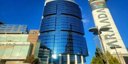 Armada AVM'de 18 yaş altına giriş yasağı getirdi