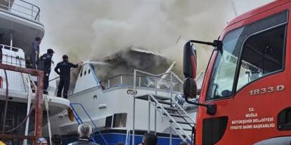 Bodrum’da Sadri Şener’e ait lüks yatta yangın