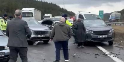 Bolu’da TEM Otoyolu’nda 10 araçlı zincirleme kaza