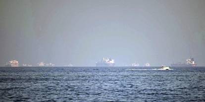 Hürmüz Boğazı’nda İsrail bağlantılı gemi vuruldu