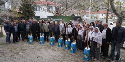 Eskişehir Sarıcakaya’da üreticilere 600 dut fidanı desteği