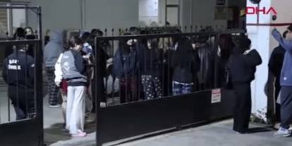 KYK'da kalan 28 kız öğrenci hastanelik oldu