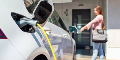 Akaryakıt pahalandı, elektrikli araç satışları patladı: Avrupa’da tarihi rekor!