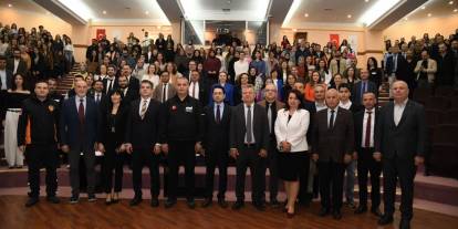 Manisa’da “Afetlerde İnsan Olmak” sempozyumu düzenlendi