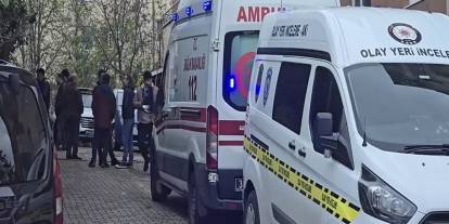 Anne ve babasını öldürüp intihar etti