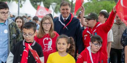 İzmir Kültürpark’ta 23 Nisan etkinlikleri düzenlendi