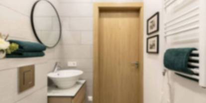 Zonguldak'ta skandal: Tuvaletten delik açıp komşusunun banyosunu kayda aldı