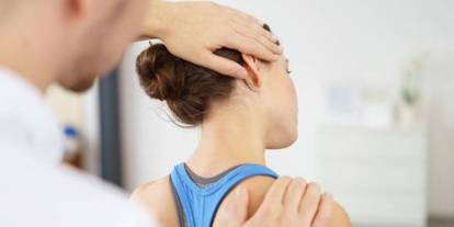 Akıllı telefonların yeni yan etkisi: 'Teknoloji Boynu' ile erken yaşta tanışabilirsiniz…