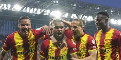 Göztepe Antalyaspor'a sahayı dar etti