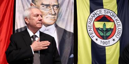 Derbi hezimeti Fenerbahçe’de krize dönüştü: Taraftardan Samandıra'da Aziz Yıldırım tezahüratları