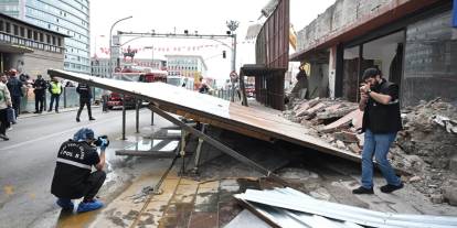 Başkent'te binanın platformu yıkıldı: 3 yaralı