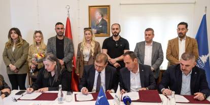 İzmir’de toplu sözleşme imzalandı: Tugay “En büyük gücümüz çalışanlarımız”