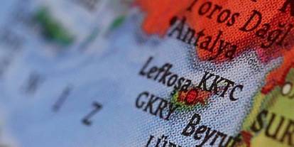 Güney Kıbrıs’ta tansiyon yüksek! AB Milletvekili Rumları uyardı: İsrail Kıbrıs'ı satın alıyor