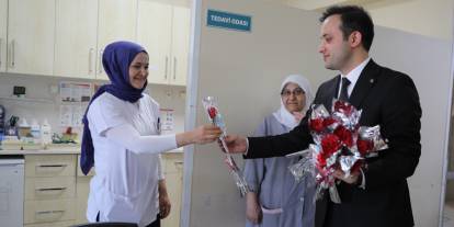 Bursa’da Hemşireler Günü’nde sağlık çalışanlarına anlamlı ziyaret
