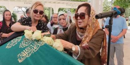Türkan Şoray Panter Emel’in cenazesinde gözyaşlarını tutamadı: ‘Beni sinemayla ilk tanıştıran kişiydi’
