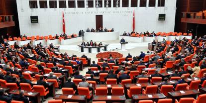 Meclis'e gelen talepler: Kadınlara askerlik istendi! 25 yıl evli kalanlara ÖTV’siz araç talebi, internet ücretsiz olsun