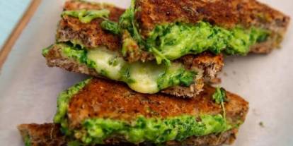 Yeşilin en lezzetli hali: Pestolu ve avokadolu tost