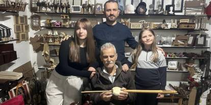Üç kuşaktır sürdürüyorlar, atıklardan sanat üretiyorlar: Hem doğaya hem ekonomiye katkı sağlanıyor