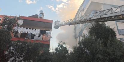 Antalya'da 4 katlı apartmanda can pazarı