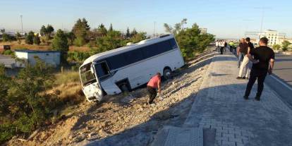 Servis aracı şarampole devrildi! 5 kişi yaralandı