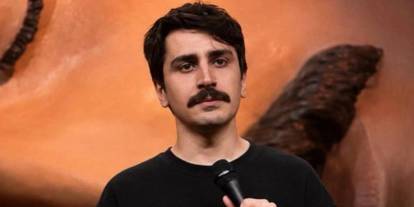 Komedyen Deniz Göktaş havalimanında gözaltına alındı!