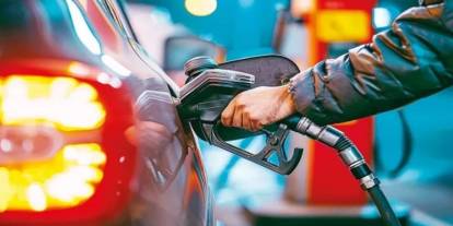 Benzine yeni zam şoku! Sürücülere kara haber