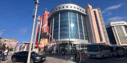 İzmit Belediyesi soruşturmasında başkan Fatma Kaplan Hürriyet dahil 20 tutuklama
