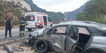 Isparta-Antalya kara yolunda feci kaza