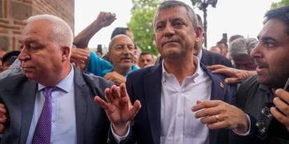 Yeni Parti ile ilgili canlı yayında flaş iddia