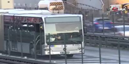 İstanbul'da kadına metrobüs çarptı