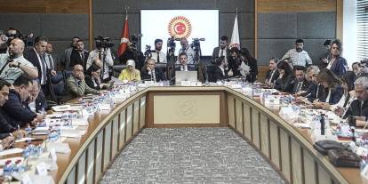 Terörsüz Türkiye sürecinde kritik eşik: 'Çerçeve yasa' teklifi komisyonda kabul edildi