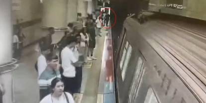 Şişli'de görme engelli Enes'in valiziyle metro raylarına düştüğü anlar kamerada