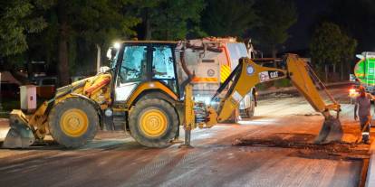 Eskişehir Büyükşehir Belediyesi ekiplerinden gece mesaisi